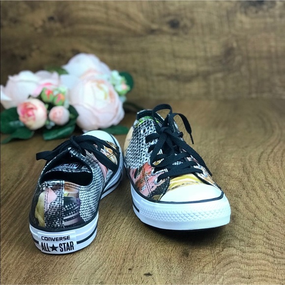 NWT Converse 💥Digital Floral Black LT W AUTHENTIC - Picture 3 of 6